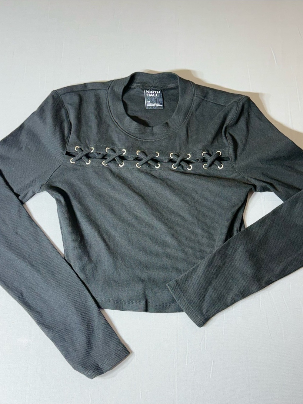 Ninth Hall Krystie Black Lace Up Ribbed
Long Sleeve Crop Top Size M
